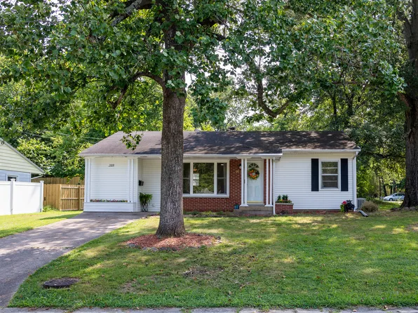 209 S Brook Ln W, Carbondale, IL 62901