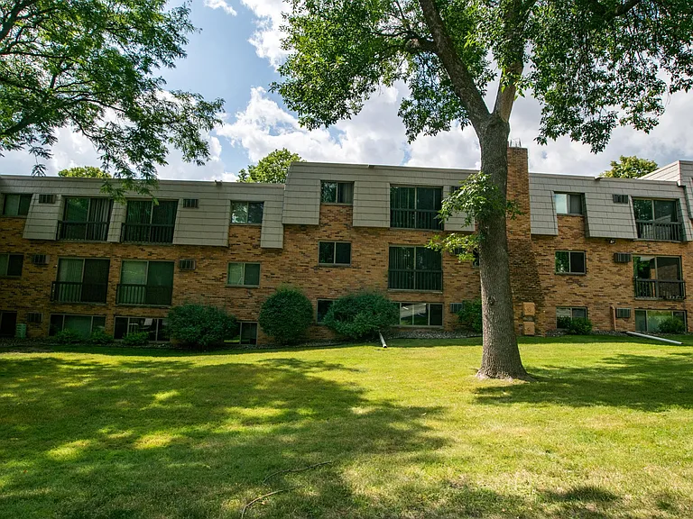 Lauderdale Hollows Apartments — Photo 11