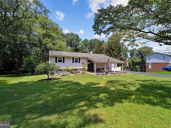 2nd image of 1113 Leslie Rd