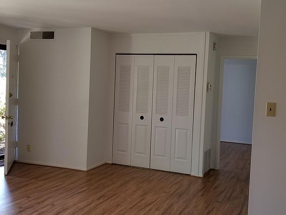 3rd image of 170 Talbott St APT T3