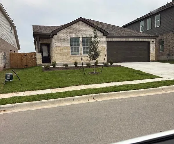 4 bed, 2.0 bath, 2061 sqft, $2,295 — Photo 1