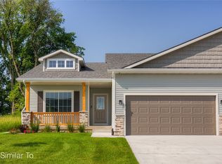 16707 Walnut Meadows Cir, Urbandale, IA 50323
