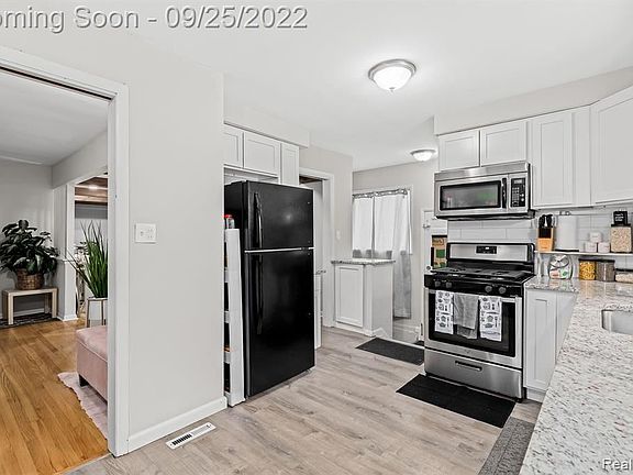 3rd image of 24760 Ross Dr