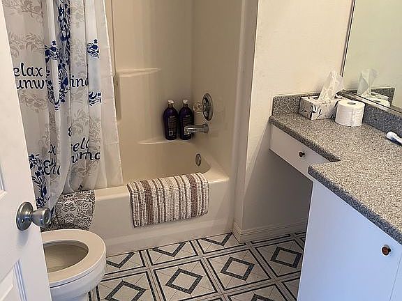 4th image of 3339 Woodridge Dr