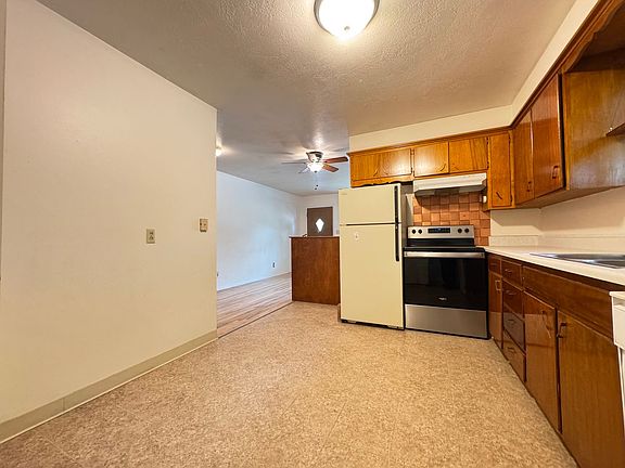 5th image of 430 Alpert Ave