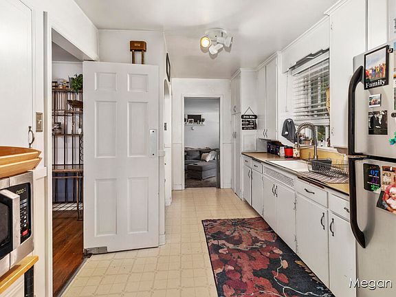 4th image of 709 Griswold St SE