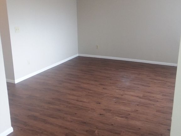 5th image of 2280 Primrose Ave #1