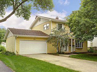 840 S Gables Blvd, Wheaton, IL 60189