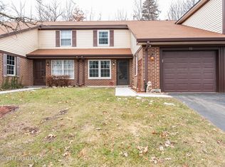 52 Linden Ct #52, Cary, IL 60013