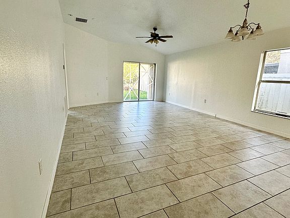 5th image of 15418 Quail Woods Pl