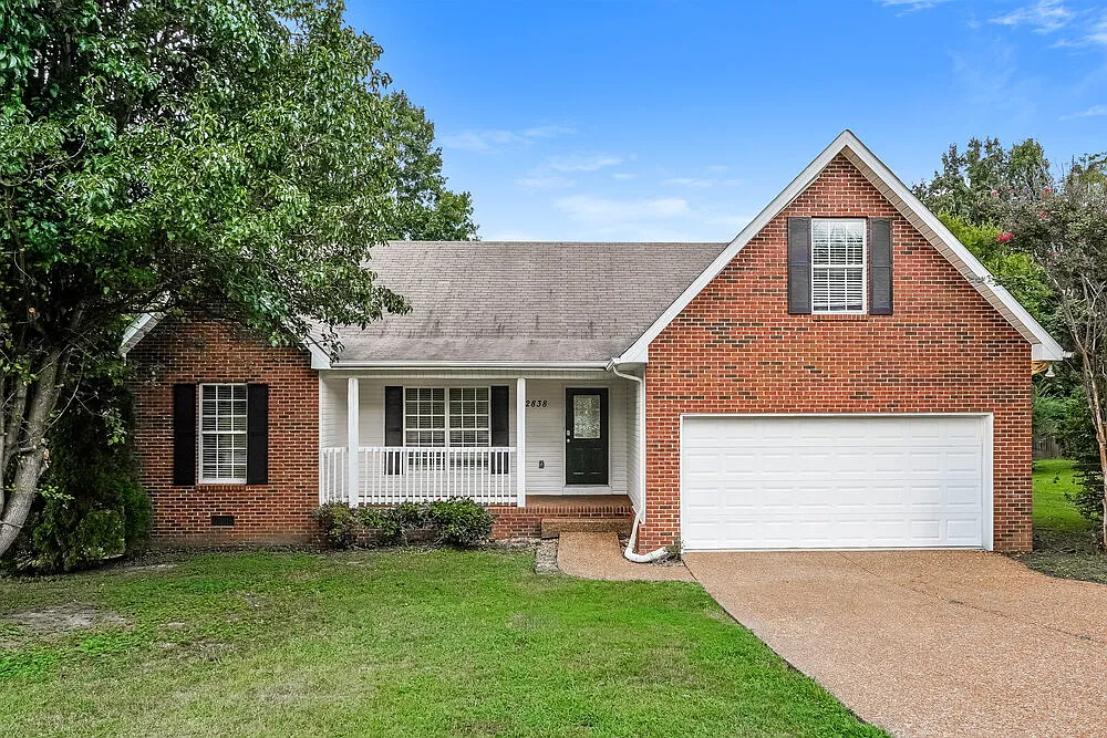 4 bed, 2.0 bath, 1388 sqft, $2,175 — Photo 1