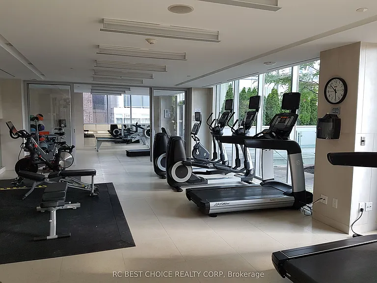 170 Avenue Rd #405 — Photo 28