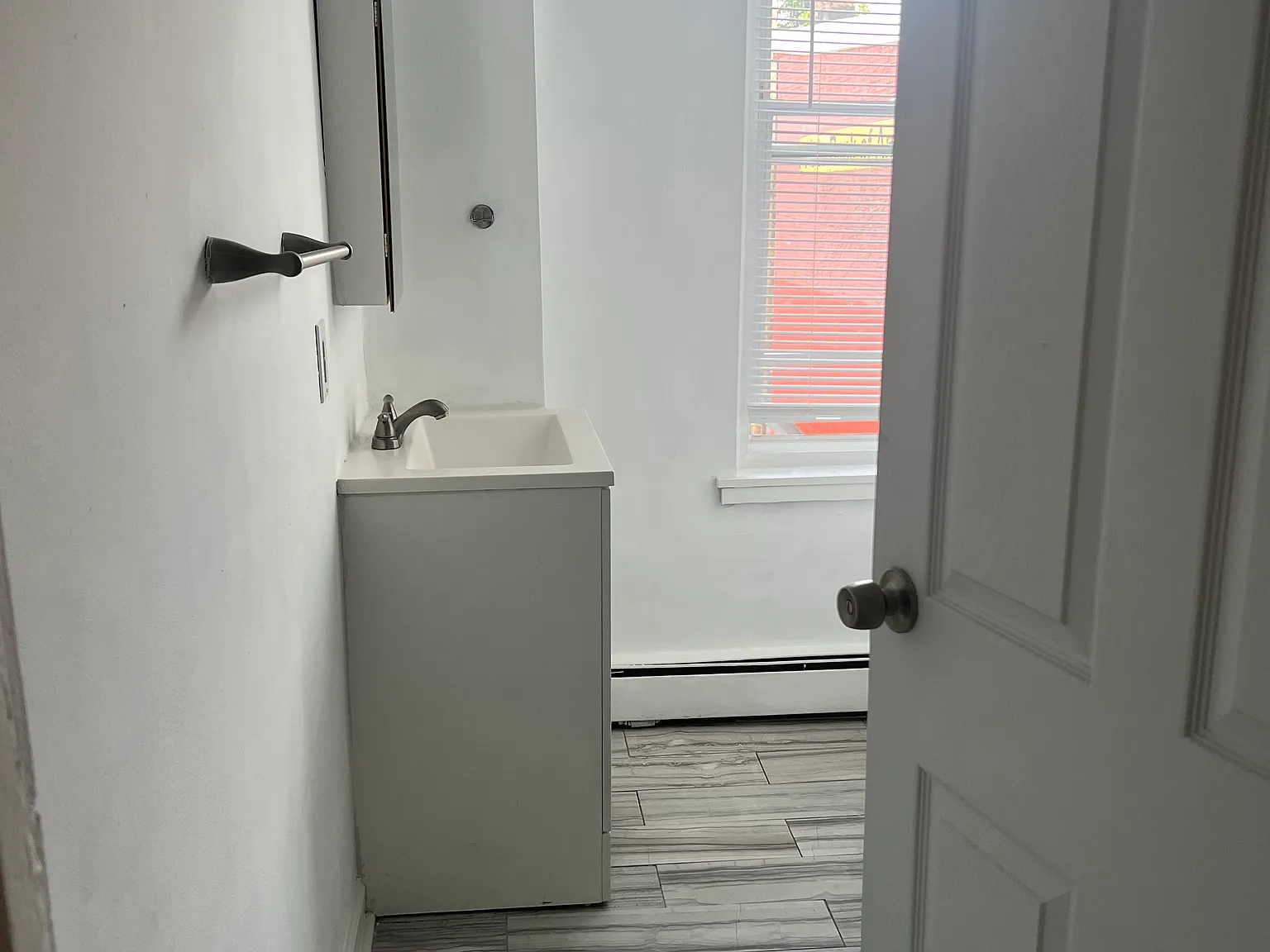 1 bed, 800 sqft, $1,350 — Photo 1