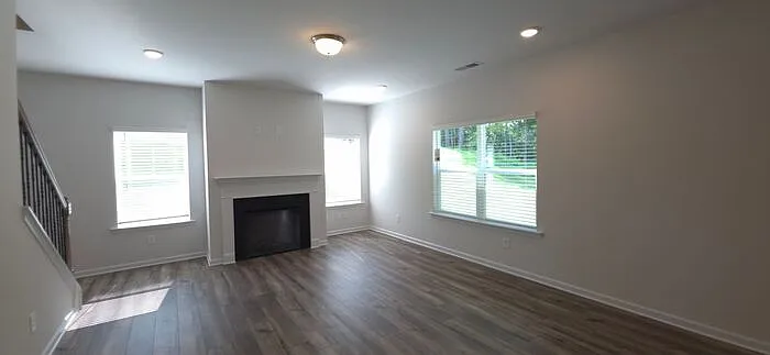 523 Grover St — Photo 3