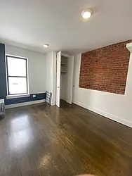 Rented by City Prime Commercial Realty 