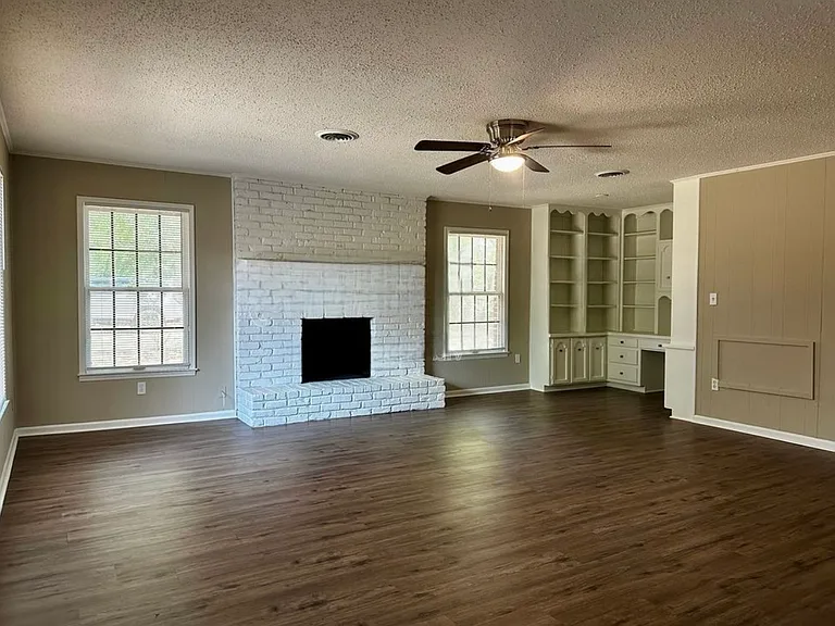 1017 Rosedale Dr — Photo 8