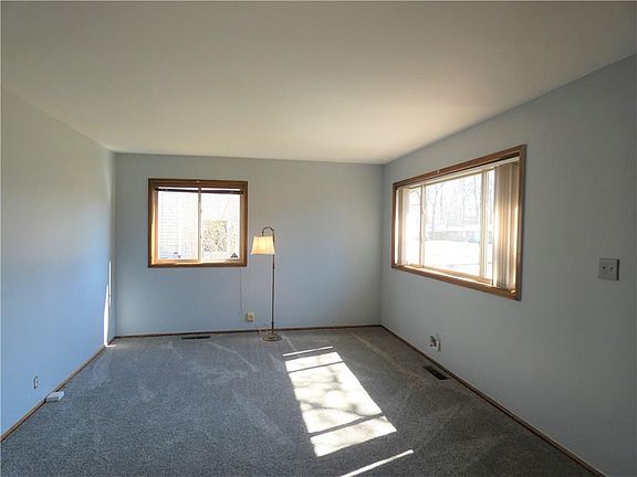 3rd image of 6630 Doris Dr