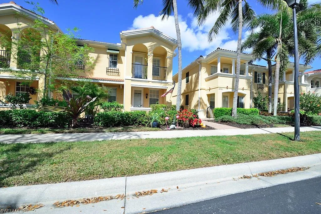3 bed, 3.0 bath, 1868 sqft, $2,500 — Photo 1