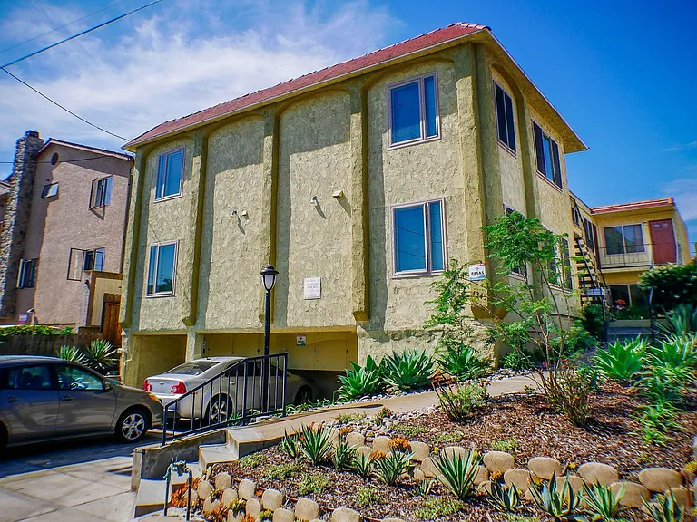 4345 Rialto St — Photo 46