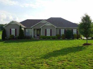 285 Elmwood Dr, Auburn, KY 42206