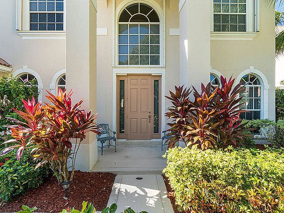5th image of 168 Satinwood Ln