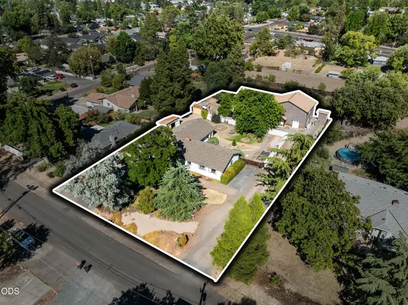 1320 Covina Ave, Medford, OR 97504