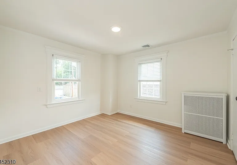 160 Bloomfield Ave #B — Photo 12
