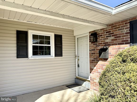 2nd image of 107 E Highland Ave