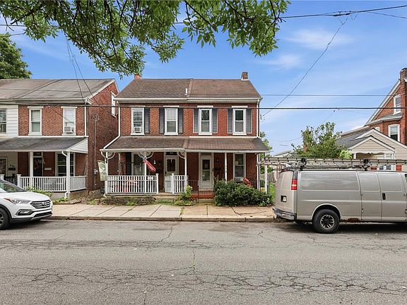 3rd image of 952 Queen St