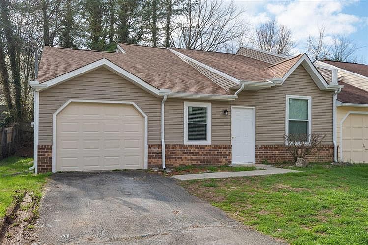 1st image of 7615 Chatham Cir
