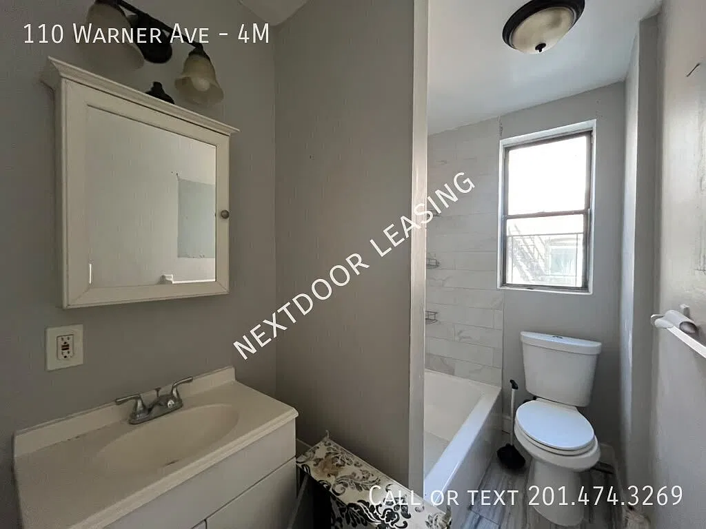 110 Warner Ave — Photo 3