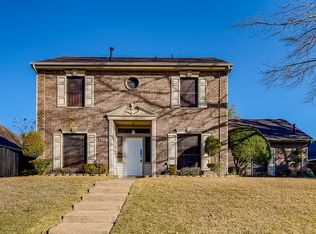 832 Crooked Creek Ln, Desoto, TX 75115