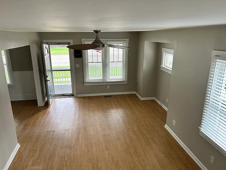 823 E Forteen Mile Rd — Photo 20