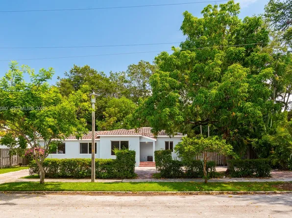 2215 Tequesta Ln, Miami, FL 33133