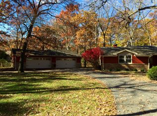 647 Ravine Rd, Dundee, IL 60118