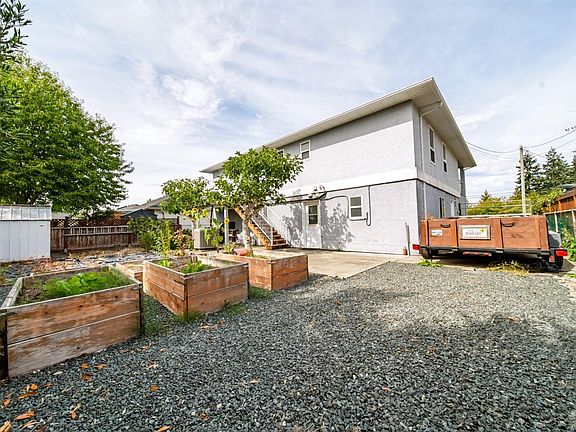 3rd image of 846 Wright Rd