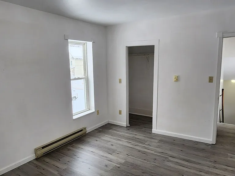 34 Armstrong St — Photo 10