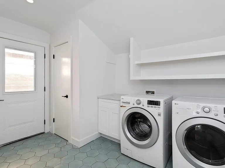 1834 Norcrest Dr — Photo 21