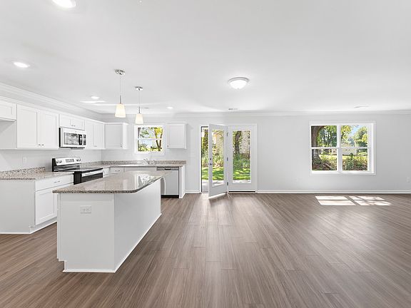 3rd image of 7263 Heirloom Ln