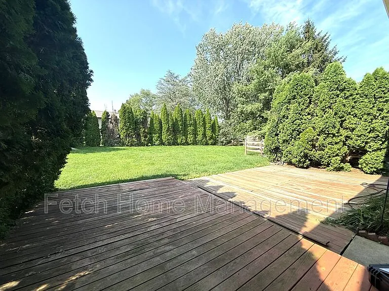 417 Surrey Dr — Photo 36