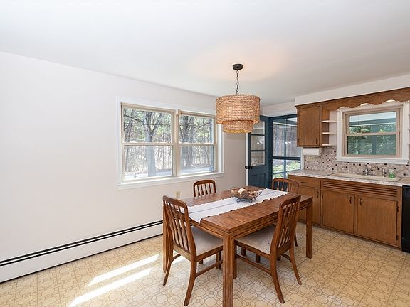 5th image of 60 Crooked Spring Rd