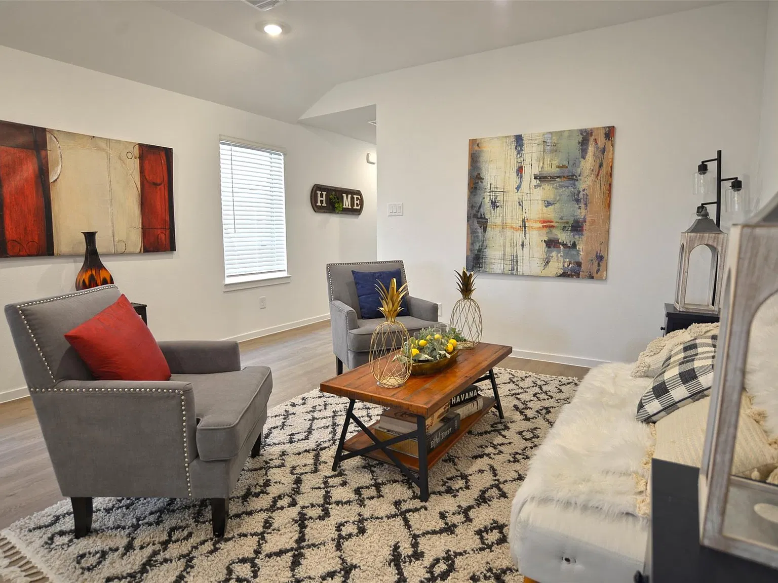 3 bed, 2.0 bath, 1396 sqft, $2,500 — Photo 2