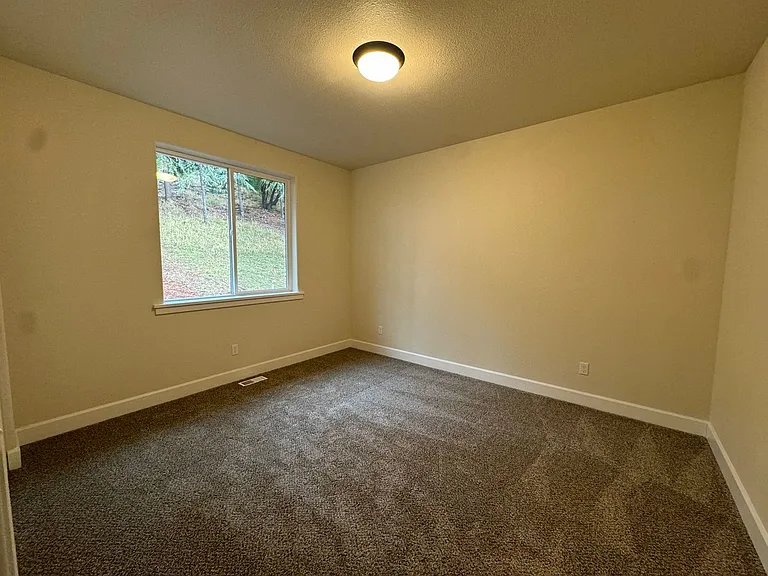 1811 NE Alameda Ave — Photo 28