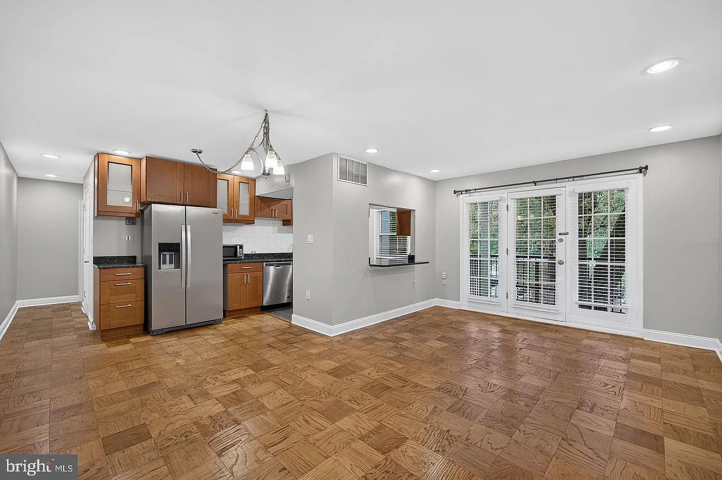 2 bed, 1.0 bath, 914 sqft, $2,100 — Photo 3