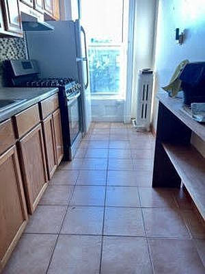 2nd image of 775 Hancock St #2R