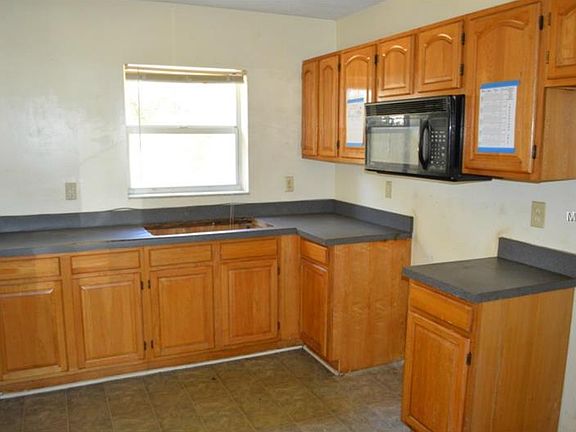 5th image of 3718 Whittier St