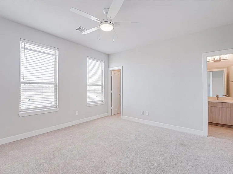 389 N Centro Cir #B — Photo 9
