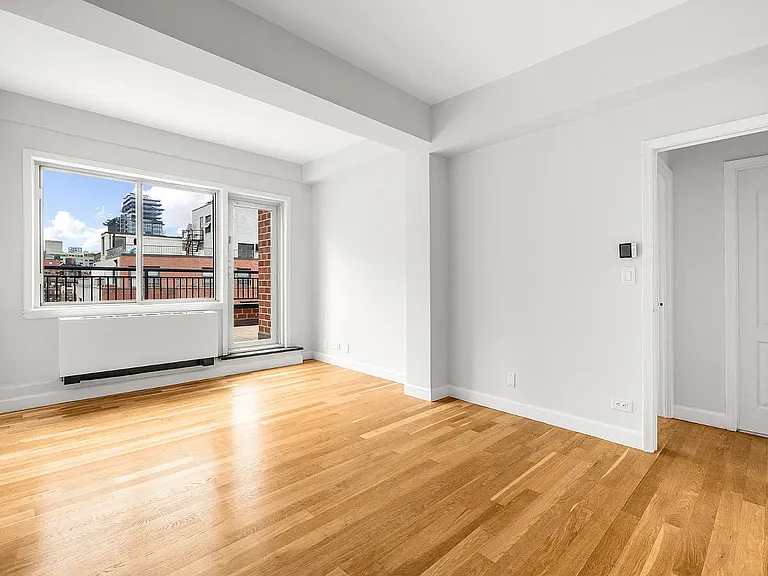 340 E 51st St #PHA — Photo 6