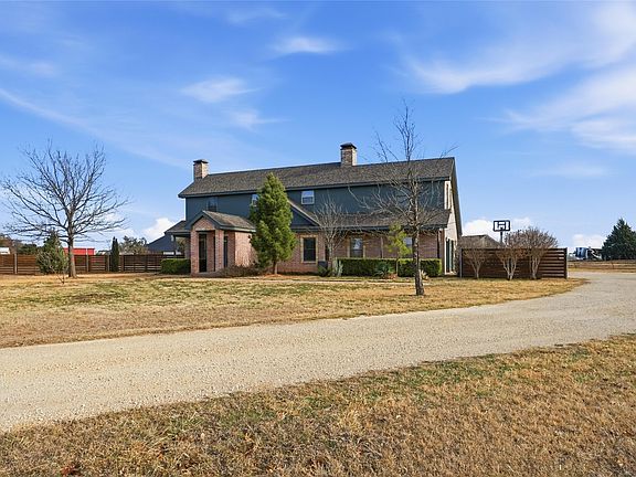 2nd image of 102 Codybug Rd