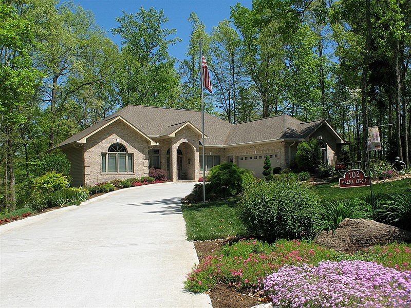 1st image of 102 Okema Cir